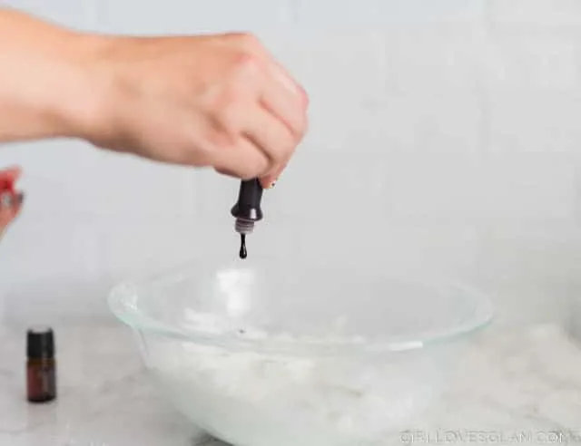 Food coloring in bath bomb