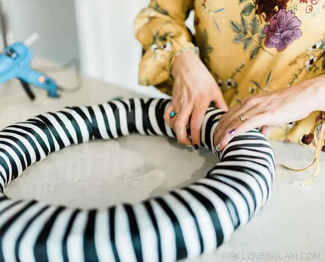 Making a Striped Wreath