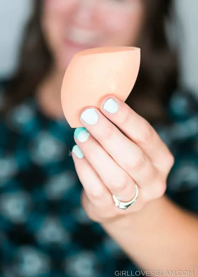 Using a makeup blending sponge