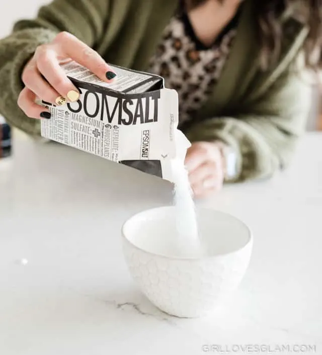 Creating Faux Snow on Jars