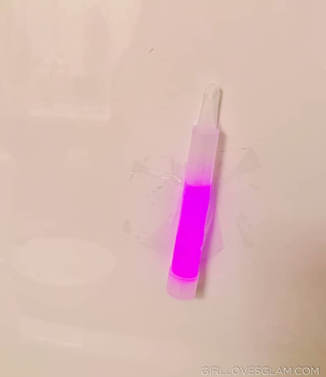 Creating a glow stick bath